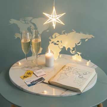 Bitlo - Сгорают искры в праздничном бокале,
И календарь ве...